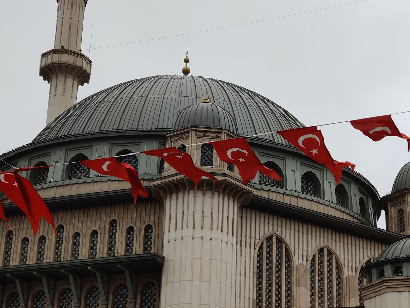 istanbul flags